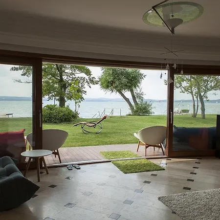 Luxury Beachfront 巴拉顿扎佐